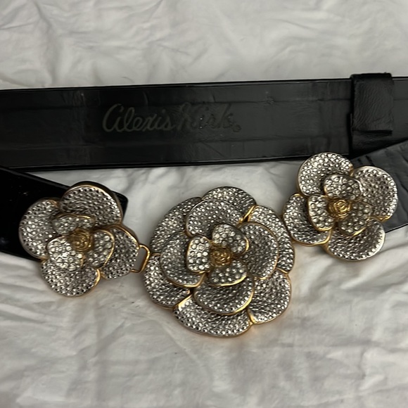 AK COUTURE LTD.